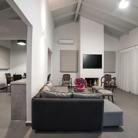 Super Grey Villa *
